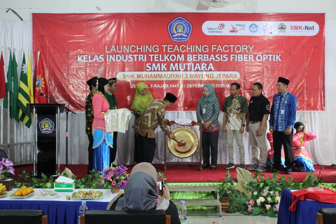 SMK Muhammadiyah Mayong Luncurkan Kelas Industri Telkom